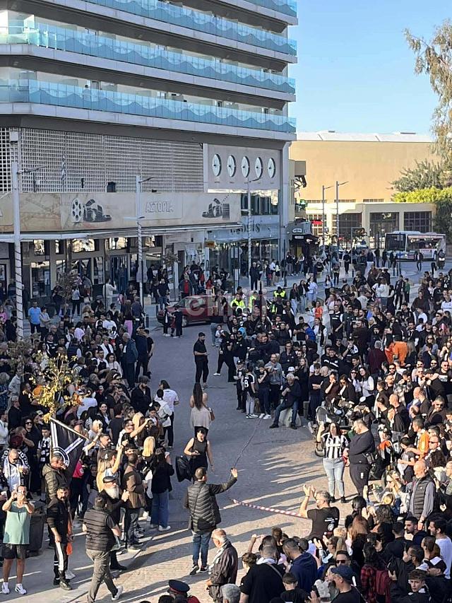 φιλαθλοι οφη πλατεια ελευθεριας