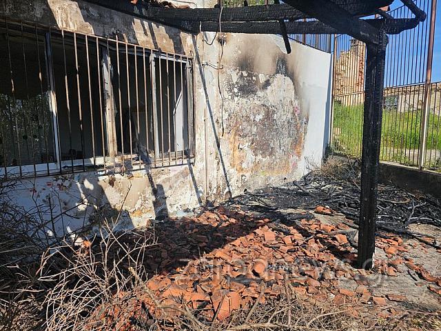 Ζημιές από φωτιά σε σχολείο