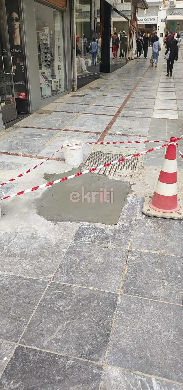 δρόμος τουρίστρια τραυματισμός