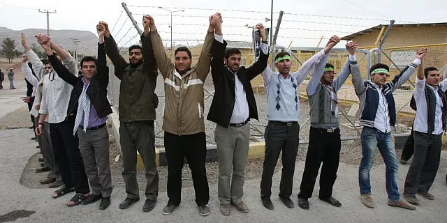 ιράν ανθρώπινες αλυσίδες