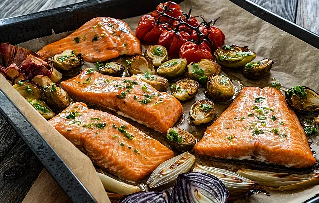 σολομός, φαγητό, σάλτσα