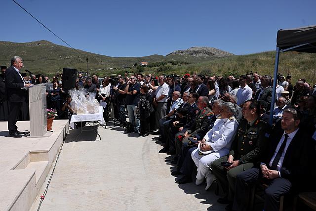 προτομή του Ήρωα της Κύπρου Μανώλη Μπικάκη