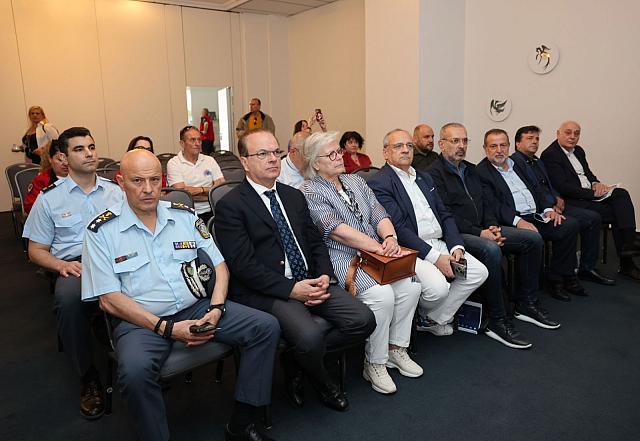 ΠΕΡΙΦΕΡΕΙΑ ΧΑΜΟΓΕΛΟ ΠΑΙΔΙΟΥ