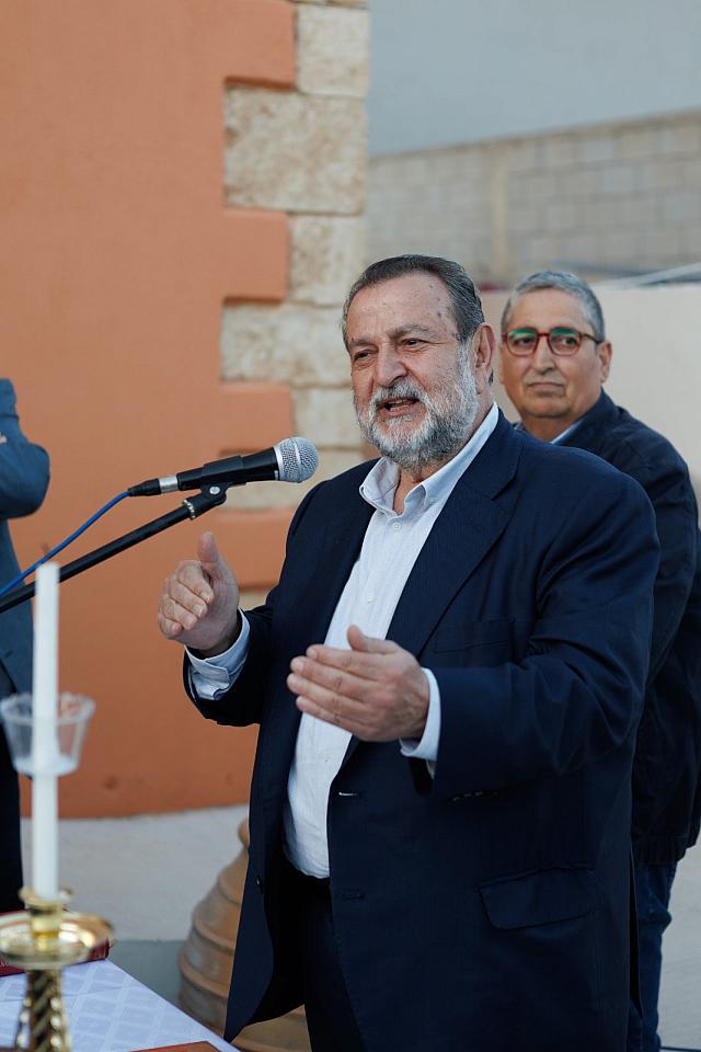 Βασίλης κεγκέρογλου