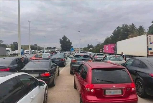 Ουρές