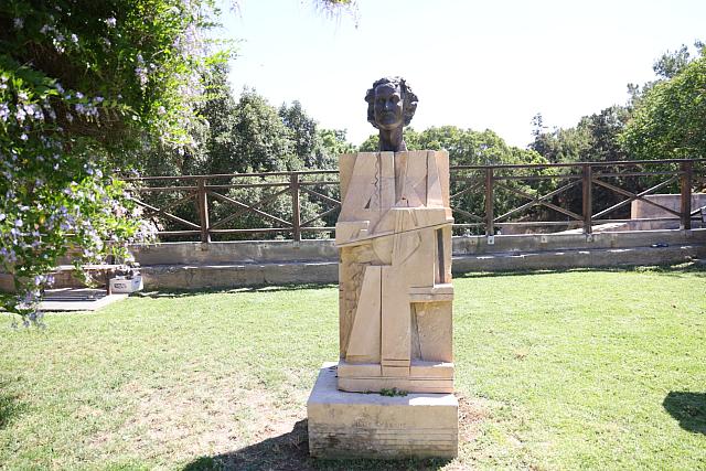 προτομή νίκου ξυλούρη