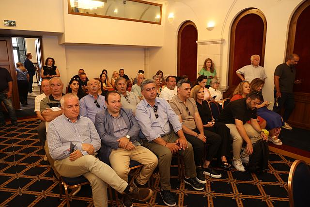 περιφερειακό συμβούλιο καρτερός