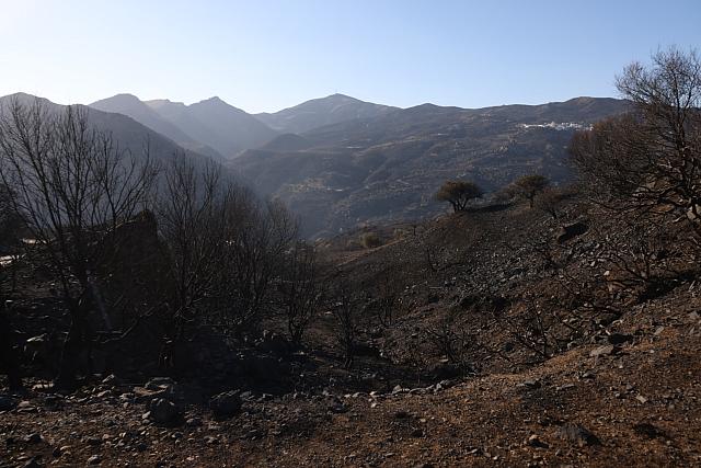 Δευτερη μέρα φωτιά στο Νότιο Ρέθυμνο