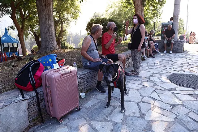 φωτιές σε Περιφερειακή Αιγάλεω και Χαϊδάρι 