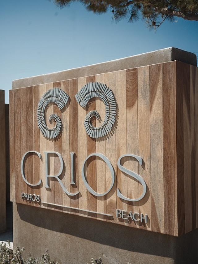 Crios Paros