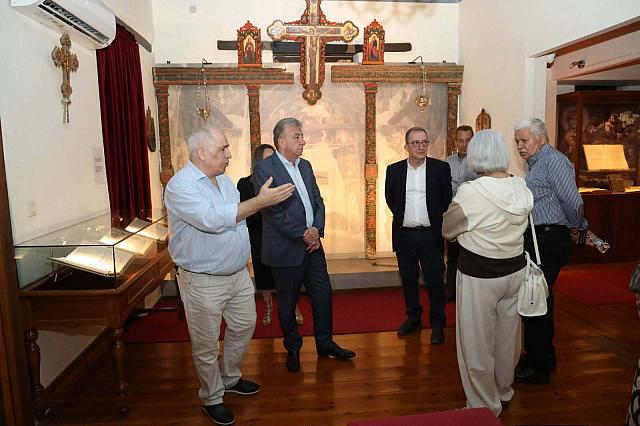 ΑΡΝΑΟΥΤΑΚΗΣ  ΣΕ ΓΚΟΥΒΕΡΝΙΩΤΙΣΣΑ
