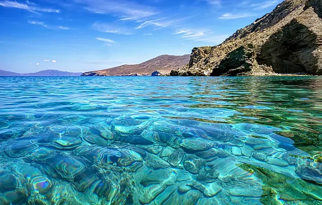 ΓΥΑΡΟΣ