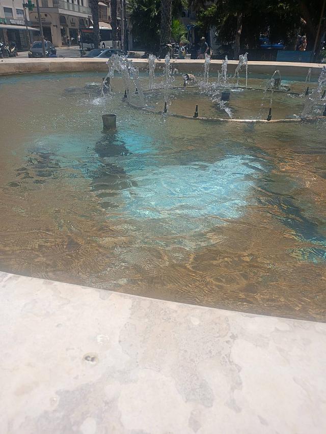 συντριβανι πλατεια κορναρου