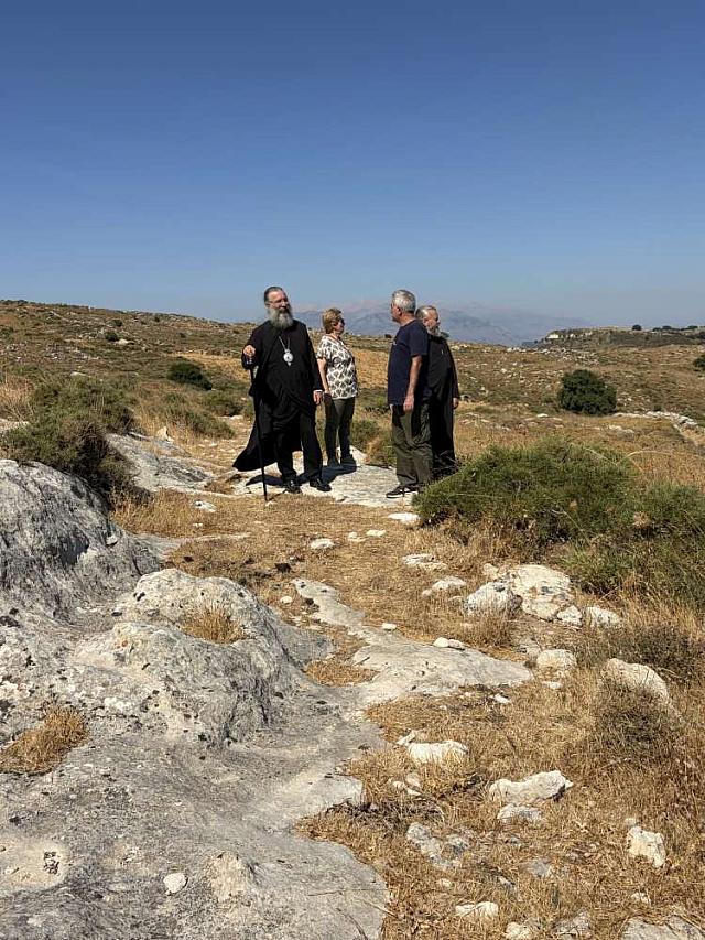 Αρχιερατική επίσκεψη σε ιστορικά και θρησκευτικά μνημεία των Γουλεδιανών