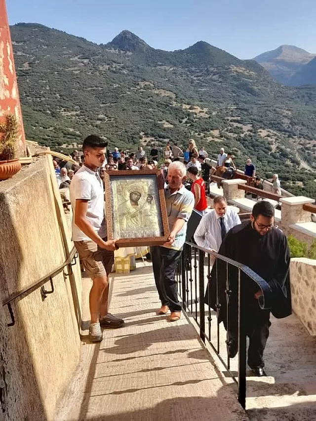 παναγια καλαβρυτα