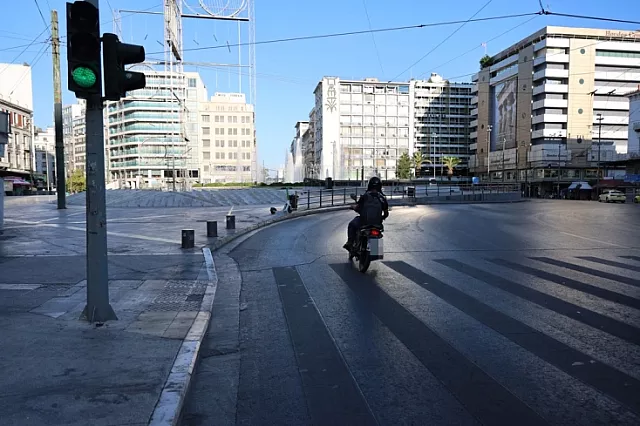 Άδειοι οι δρόμοι στην Αθήνα τον Δεκαπενταύγουστο