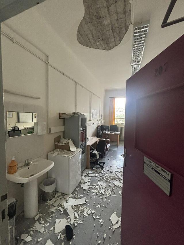 βενιζελειο πτωση οροφης 