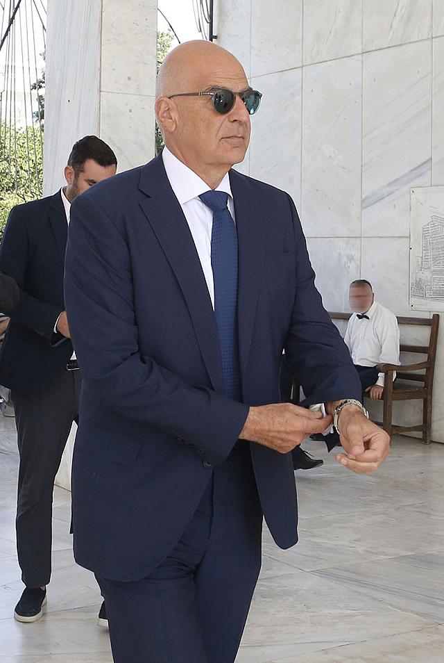 νικος δενδιας