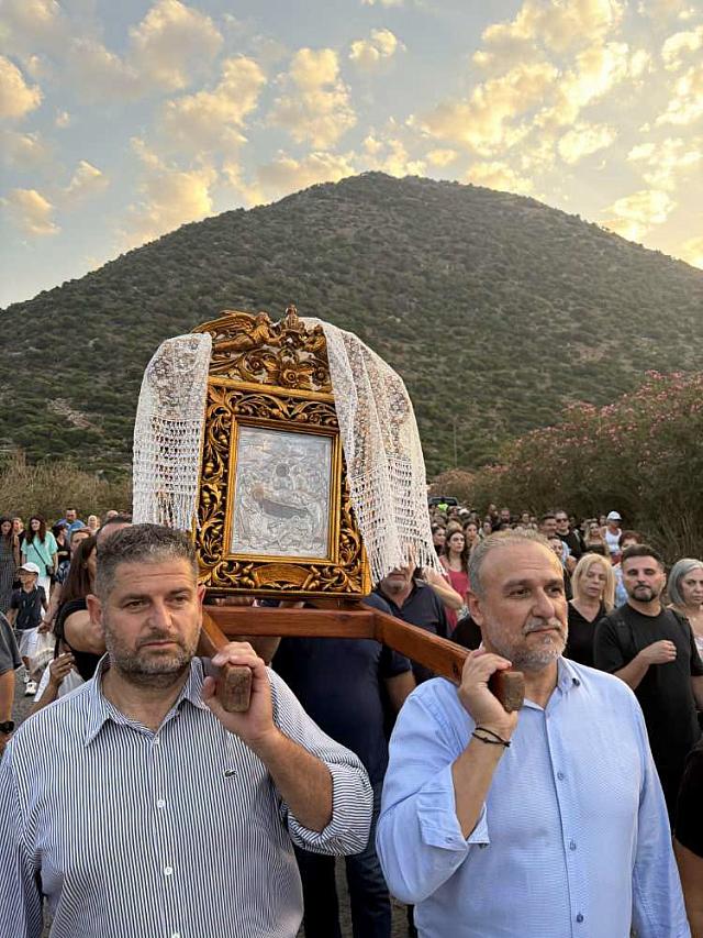 παναγια χαρακιανη