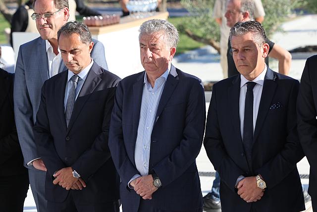 εγκαινια_αρναουτακης 