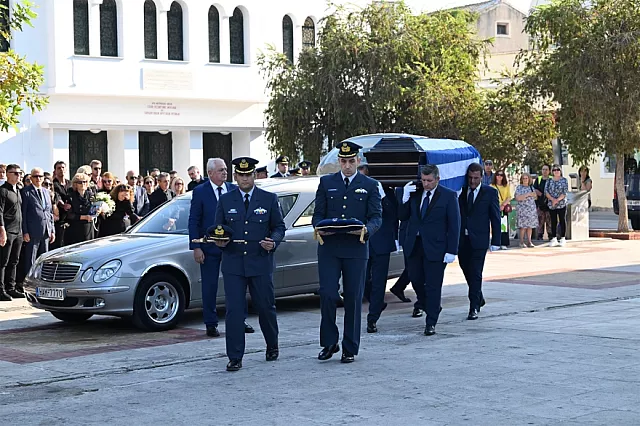 Κηδεία σμηναγού 