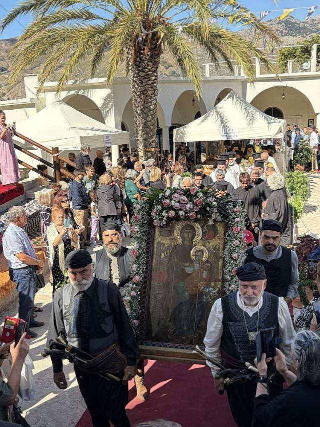 Πάνδημη η πανήγυρις της Παναγίας των Μυριοκεφάλων