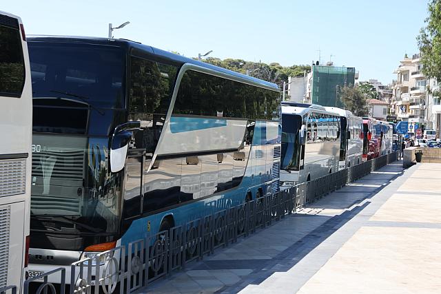Τουριστικά λεωφορεία 