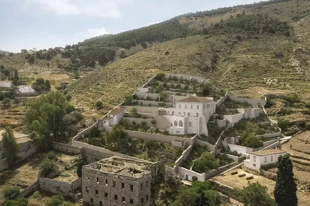 Πωλείται το σπίτι του Έλληνα ζωγράφου Χατζηκυριάκου-Γκίκα 