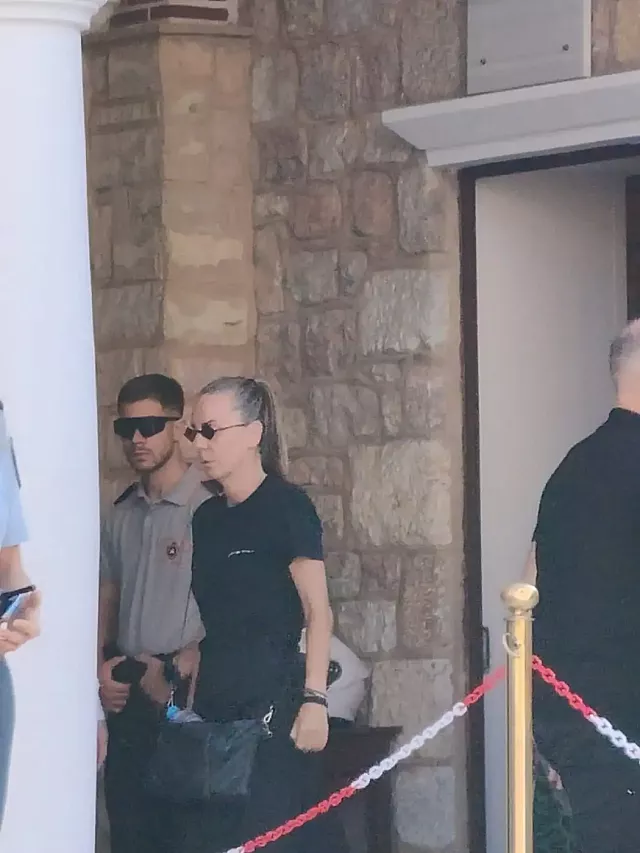 μαζωνακης