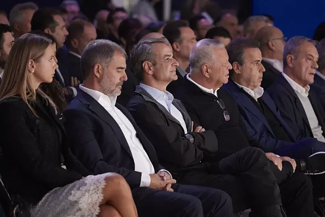 μητσοτακης καρατζης