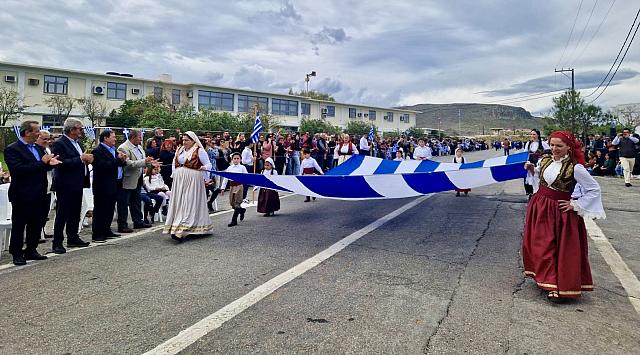 Παρέλαση 28ης Οκτωβρίου στη Χερσόνησο