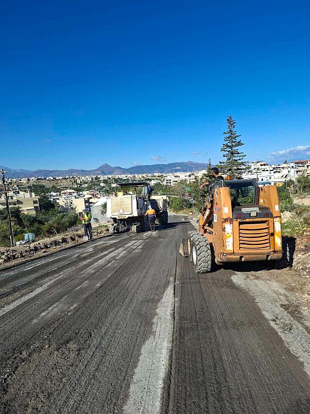 Εργασίες ασφαλτόστρωσης και φρεζαρίσματος στη Ν. Αλικαρνασσό