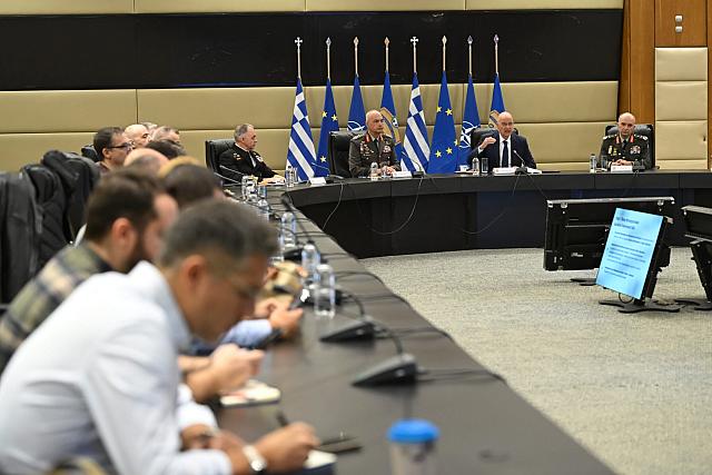 Δένδιας 