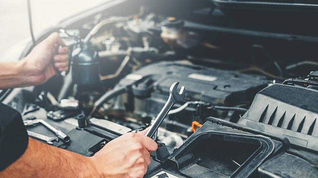 Μηχανικός Αυτοκινήτων (create.vista.com)