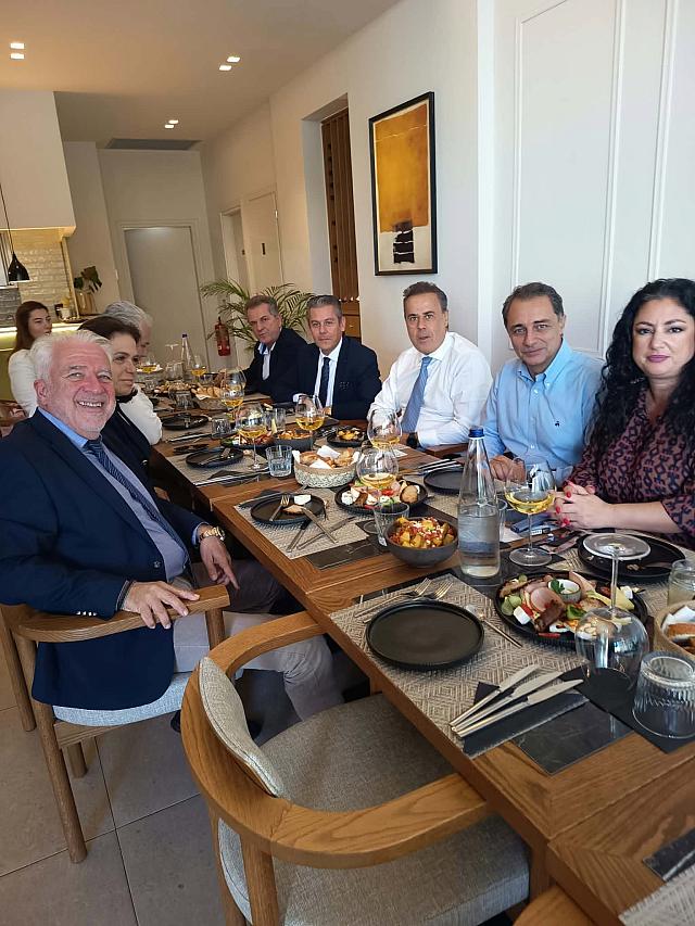 παπασταυρου 
