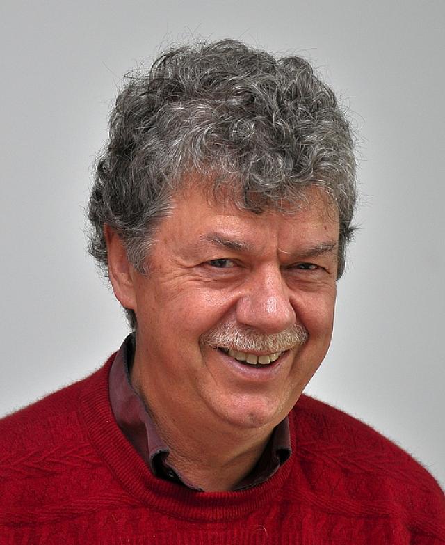 simon-d-m-white