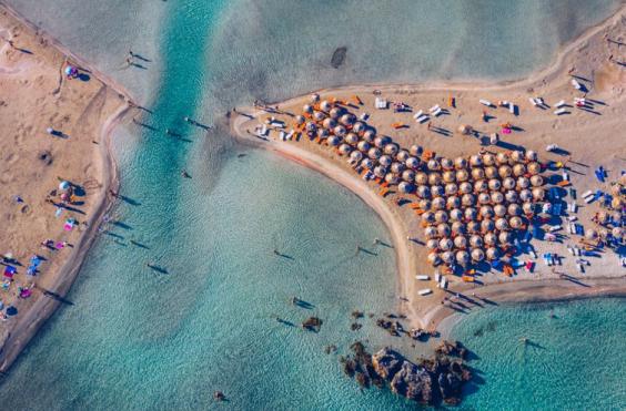 Το Ελαφονήσι στις 4 καλύτερες παραλίες 