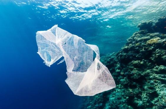Οι ΗΠΑ ανακυκλώνουν μόλις το 5% των πλαστικών απορριμμάτων τους 