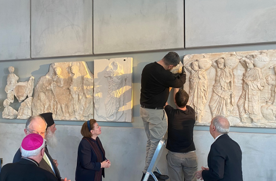  στο Μουσείο της Ακρόπολης τα θραύσματα του Παρθενώνα