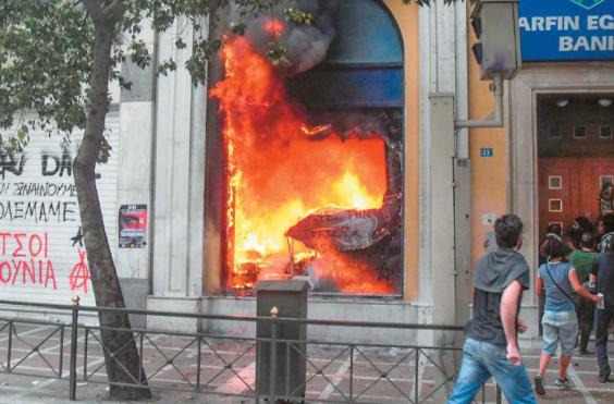 Σαν σήμερα το 2010, σημειώθηκε εμπρηστική επίθεση στην τράπεζα MARFIN, με αποτέλεσμα τον θάνατο τριών εργαζομένων