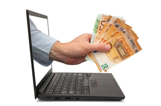 φοροδιαφυγή (φωτογραφία από create.vista.com)
