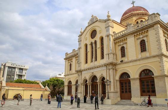 Να αποσυρθεί, ζήτησε η Ζωή Κωνσταντοπούλου - Ζητήθηκε ερμηνευτική διάταξη από το Πατριαρχείο, απάντησε η Σοφία Ζαχαράκη