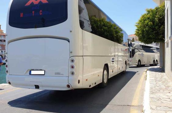 τουριστικό λεωφορείο 
