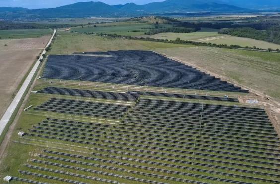 Όμιλος ΔΕΗ: Προσθέτει φωτοβολταϊκό πάρκο 88 MW στο χαρτοφυλάκιο της Βουλγαρίας