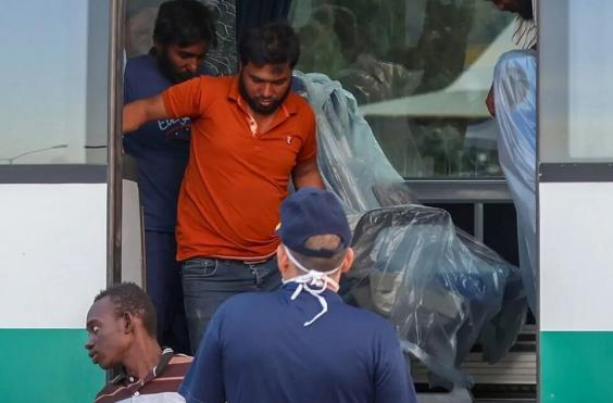 μεταναστες