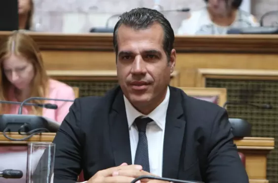 Θάνος Πλεύρης 