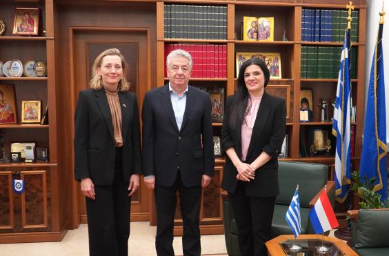 ΠΡΕΣΒΗΣ ΟΛΛΑΝΔΙΑΣ ΣΤΗΝ ΠΕΡΙΦΕΡΕΙΑ