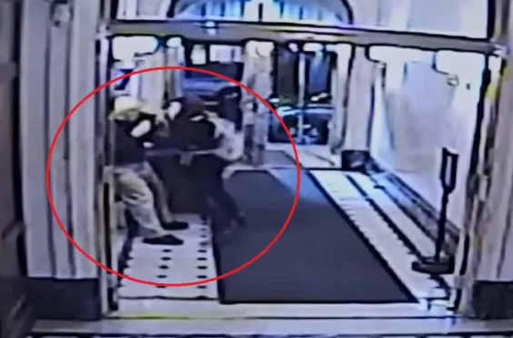 ξυλοδαρμός, ηλικιωμένος