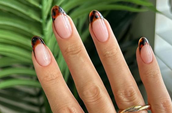 νύχια, χρώμα