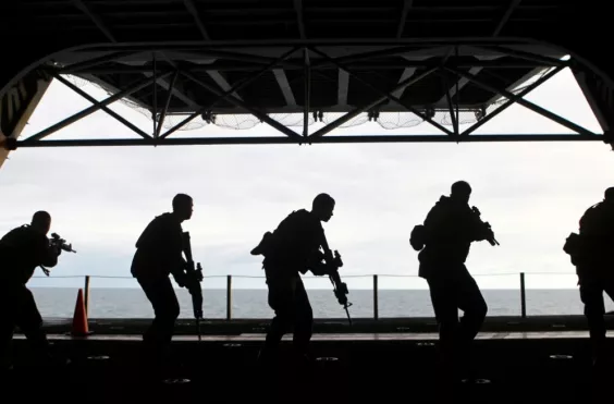 στρατιώτες 